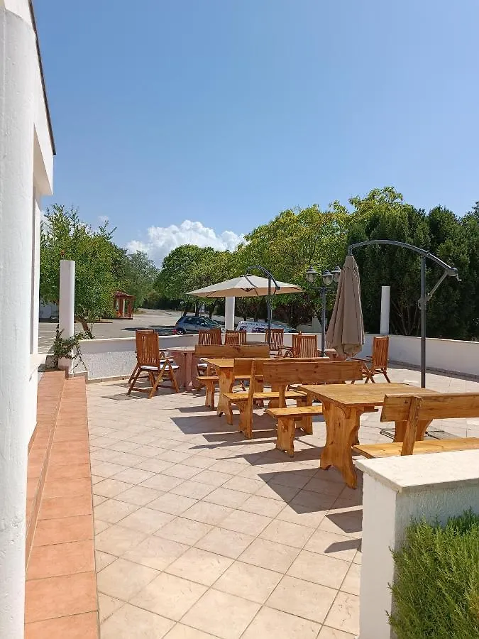 Hotel Holiday Buici