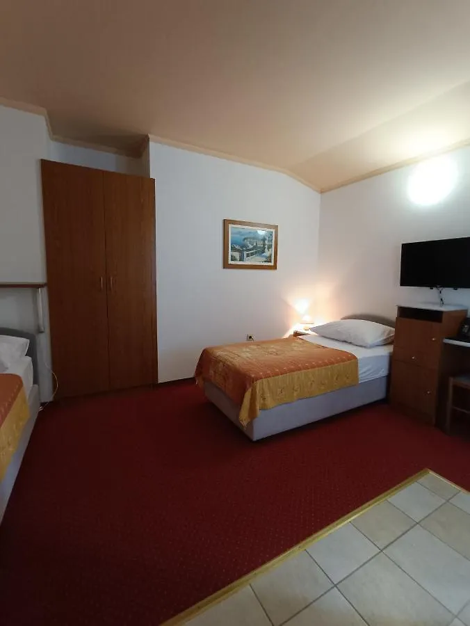 Hotel Holiday Buici