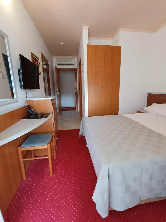 Hotel Holiday Buici