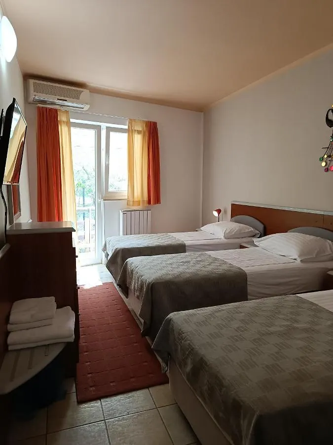 Hotel Holiday Buici