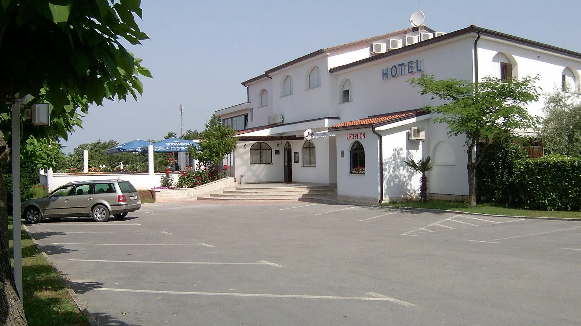 Hotel Holiday Buici