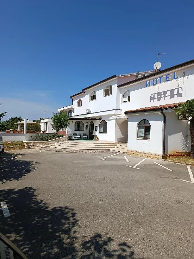 Hotel Holiday Buici  3*, Buici (Istria) Croatia